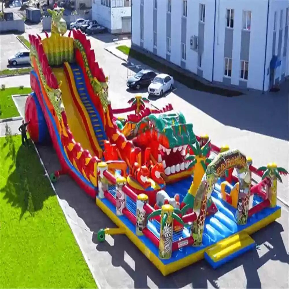 ԿՈՄԵՐՑԻՈՆ ԲԱՏՈՒՏՆԵՐ