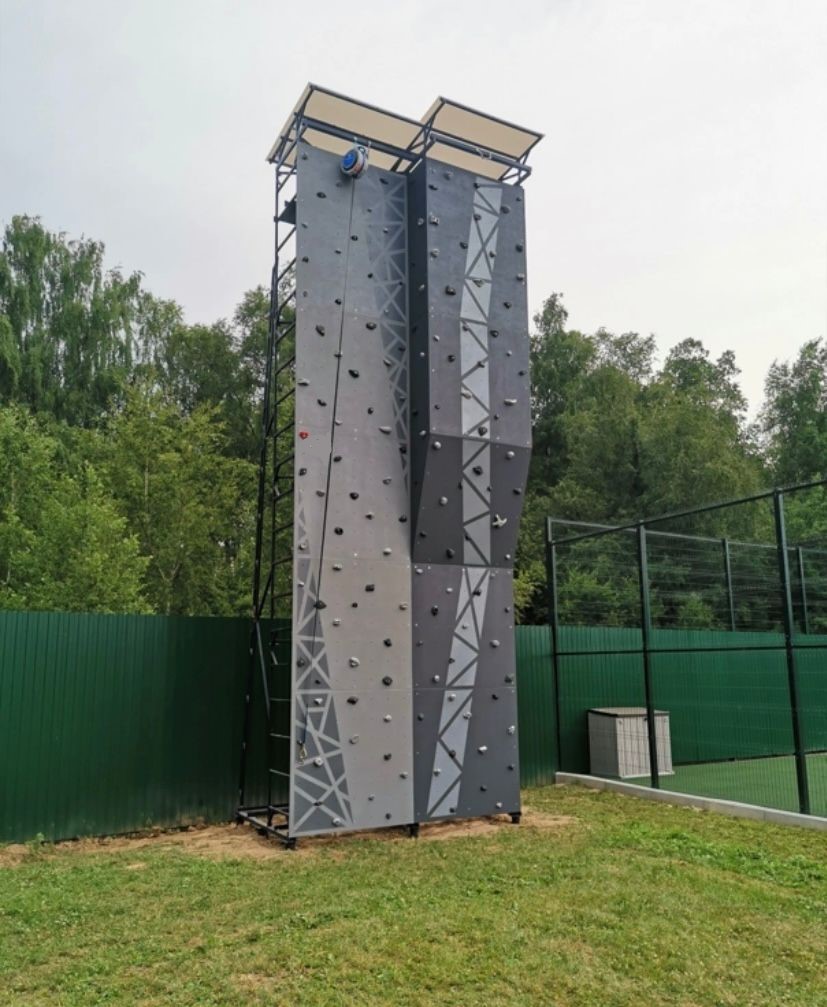 Climbing wall 