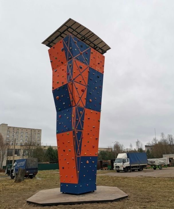 Climbing wall 