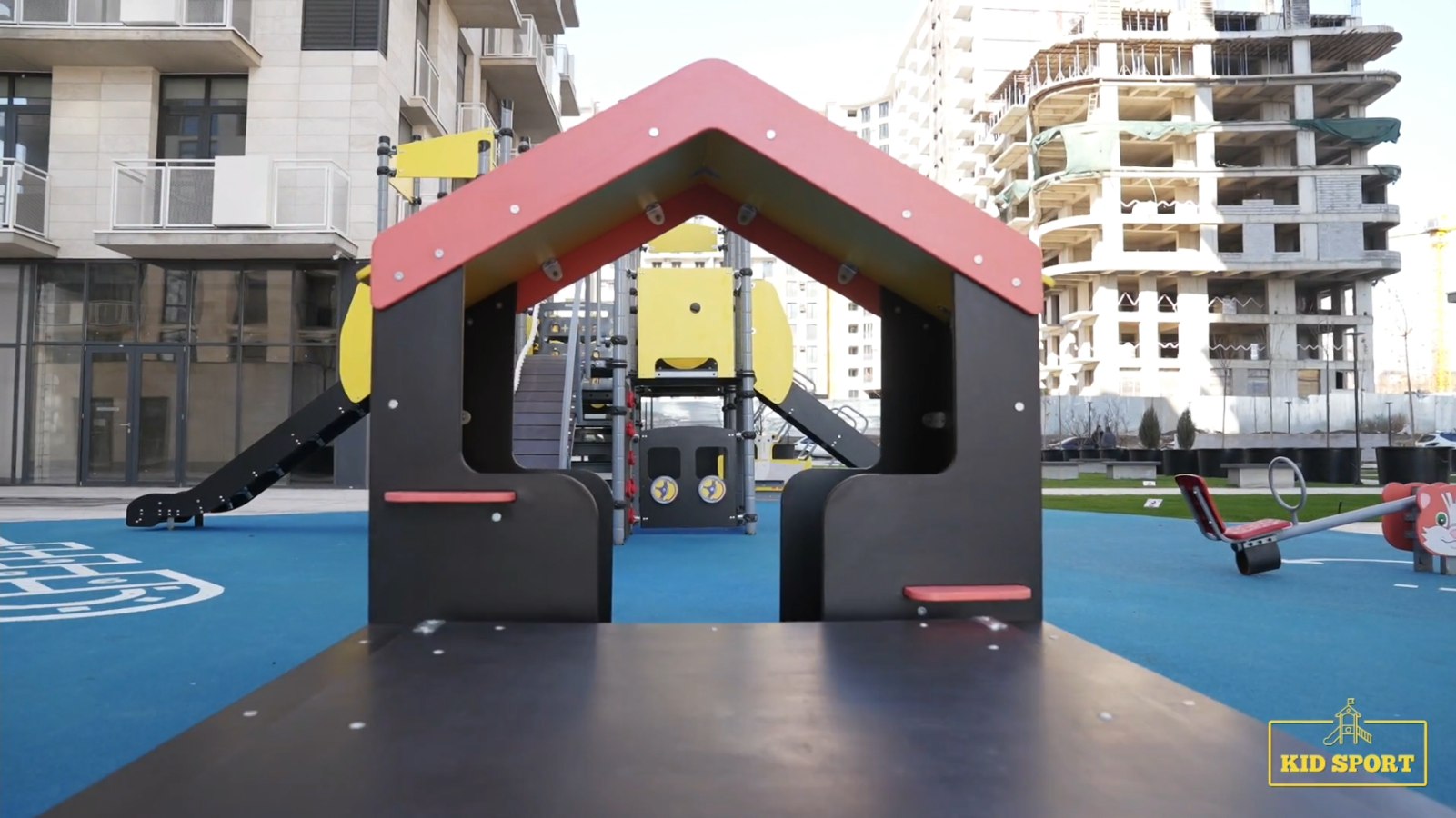 Լույսեր բնակելի թաղամասի խաղային համալիրները