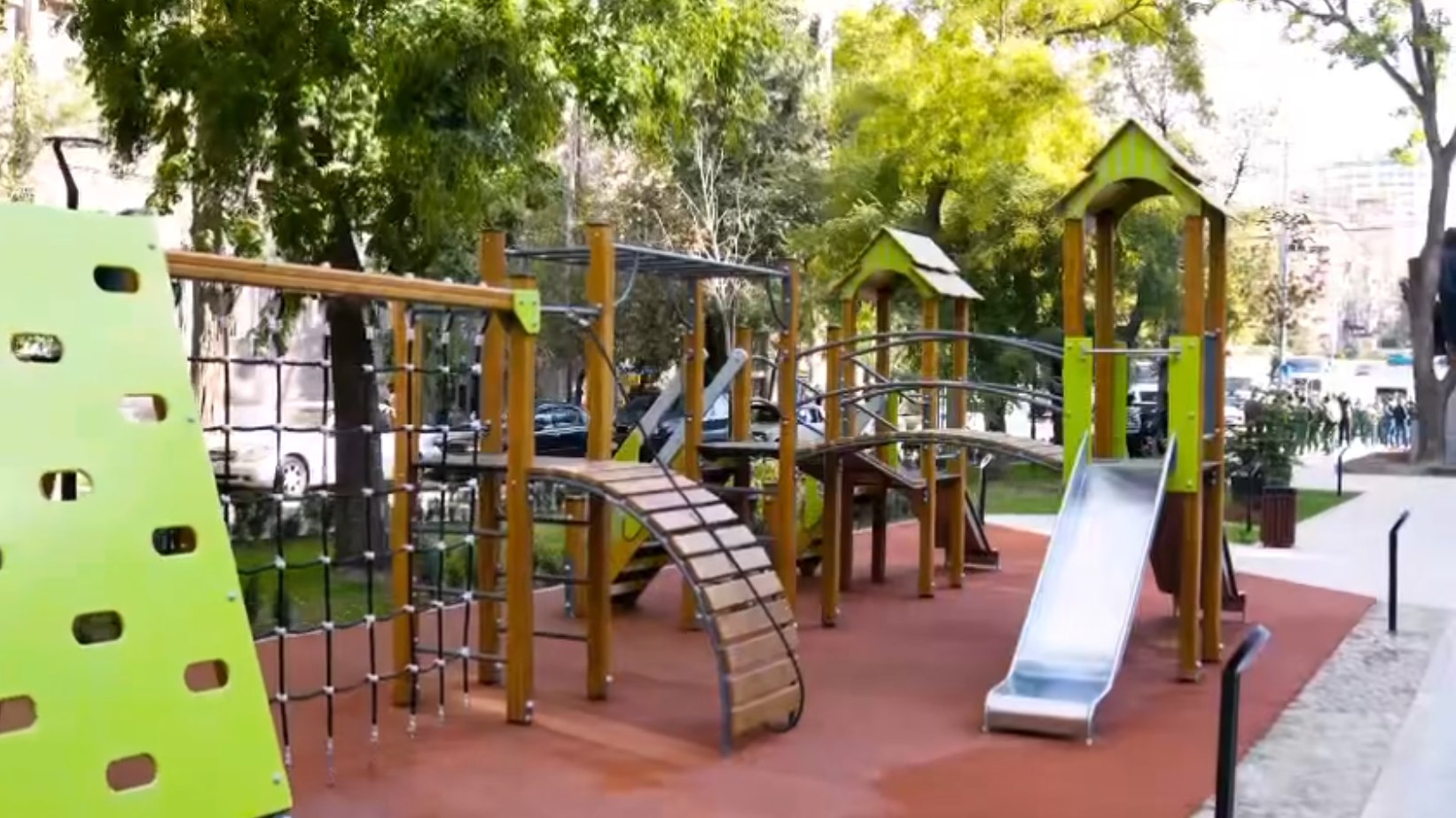 Մերգելյանի այգու խաղահրապարակը