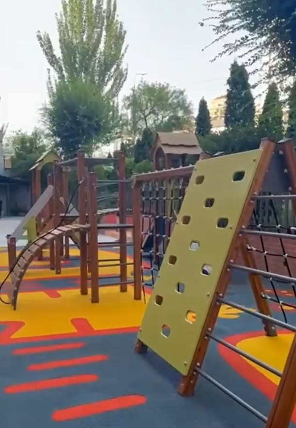 Եվրոպական մանկապարտեզի խաղահրապարակը