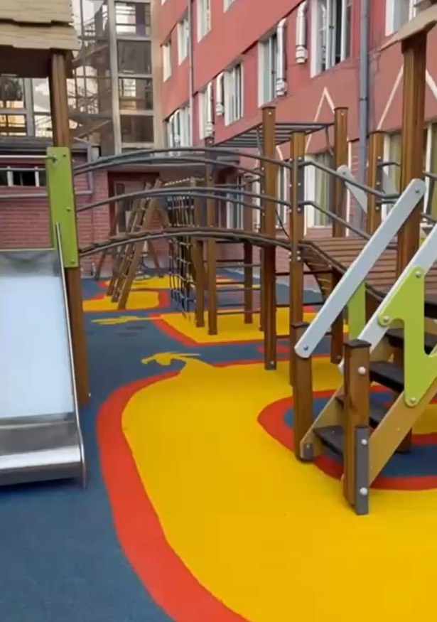 Եվրոպական մանկապարտեզի խաղահրապարակը