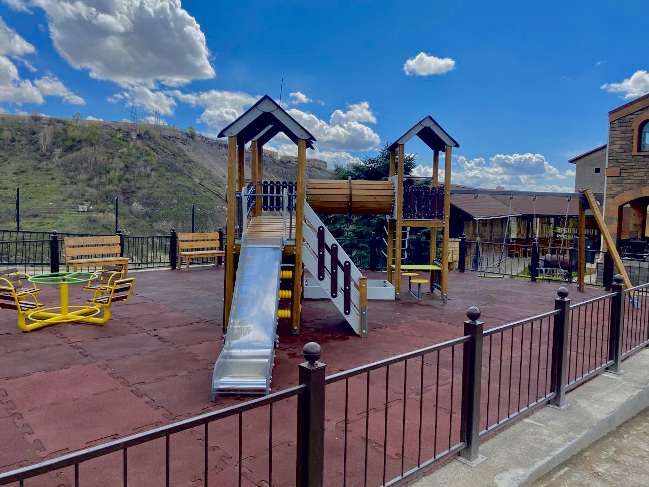 Prime hall  խաղահրապարակ