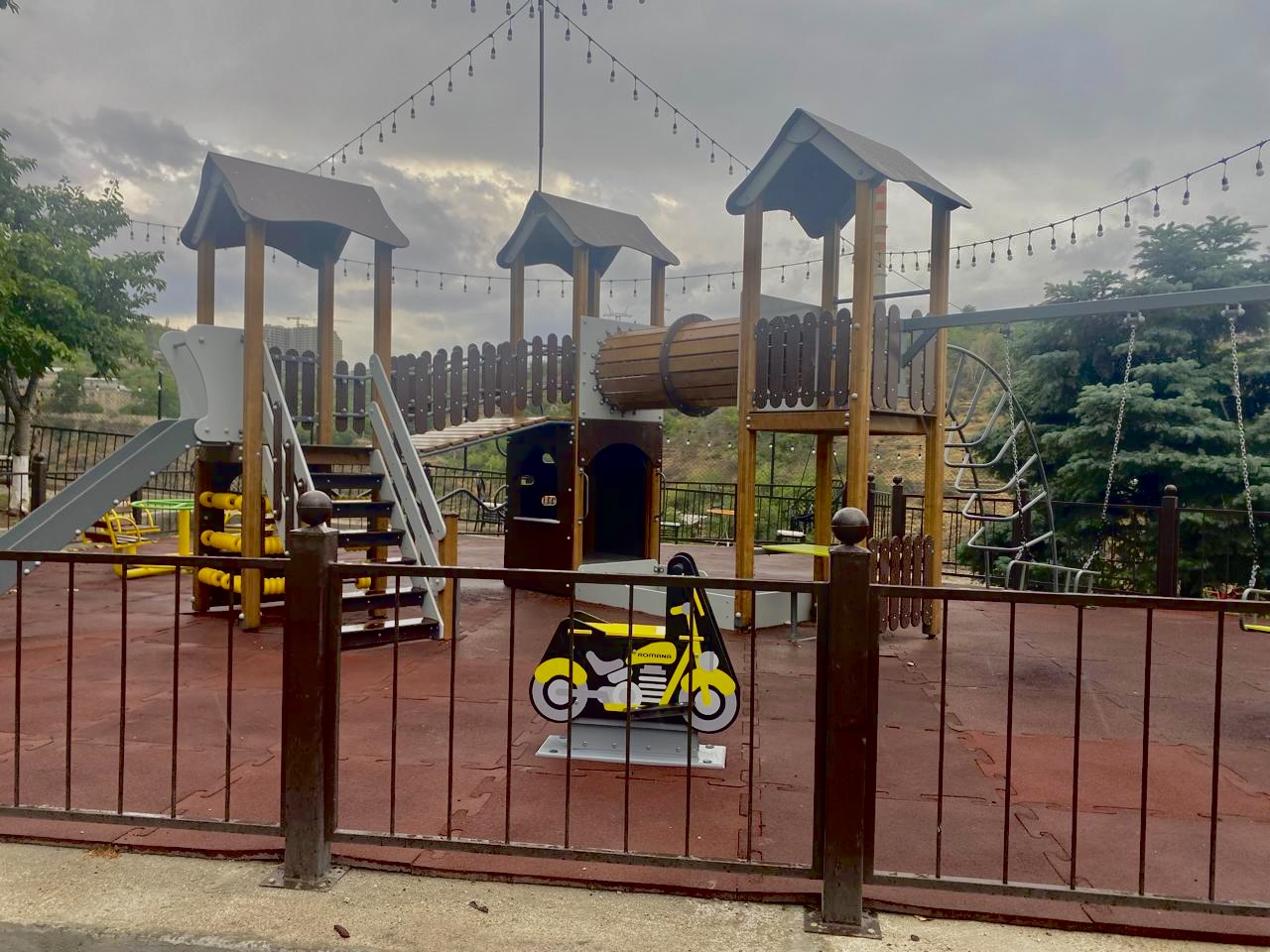 Prime hall  խաղահրապարակ