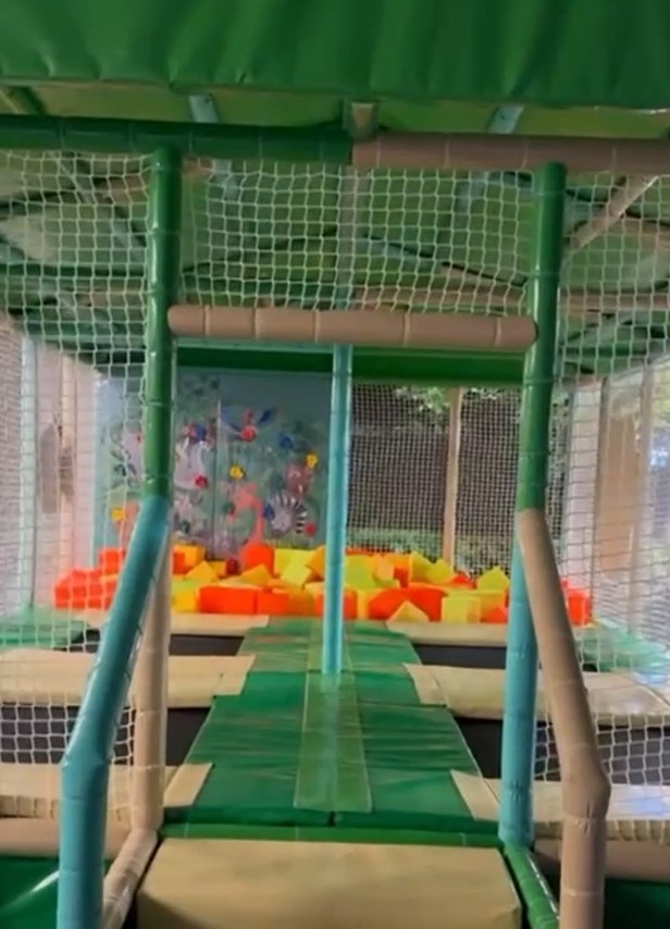 Օքսիջեն ռեստորան և սրճարան՝ մանկական լաբիրինթ