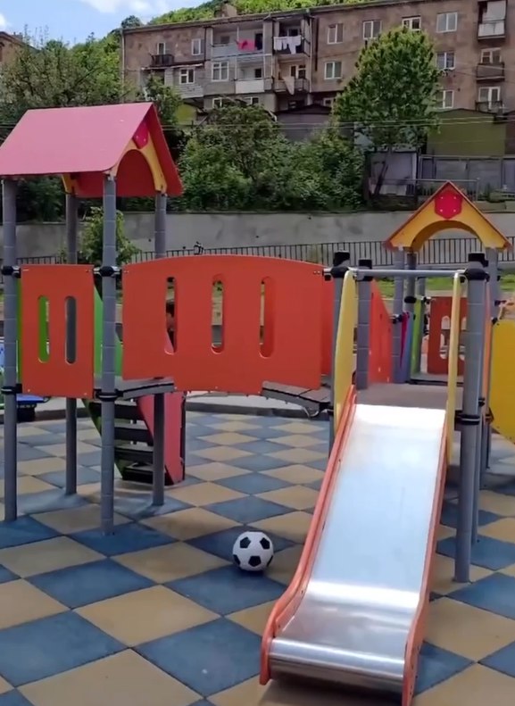 Քաջարանի բակունց փողոցի բակը վերակառուցված է