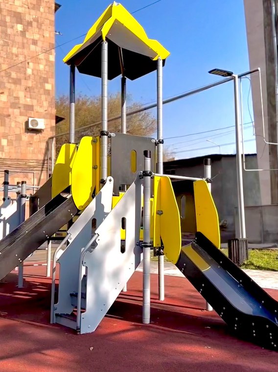 Աջափնյակ վարչական շրջանի բակերի խաղահրապարակները