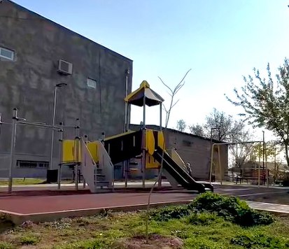 Աջափնյակ վարչական շրջանի բակերի խաղահրապարակները