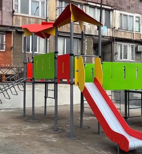 Մարգարյան 1/5 հասցեի խաղահրապարակը