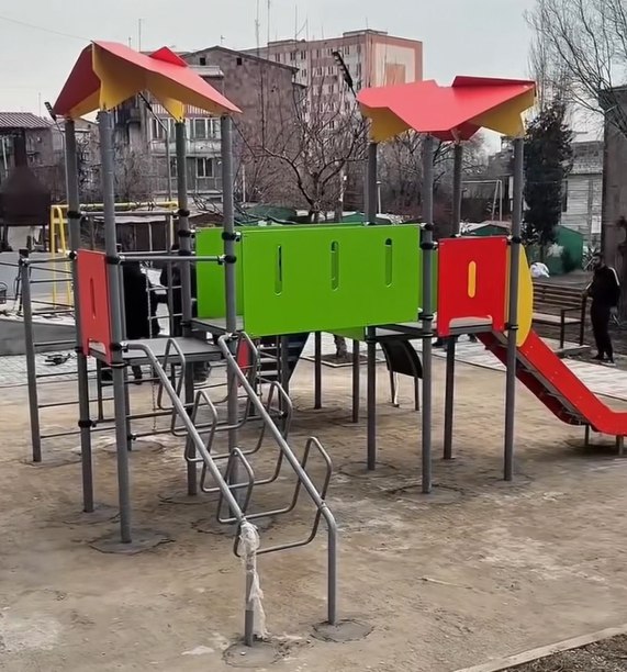 Մարգարյան 1/5 հասցեի խաղահրապարակը