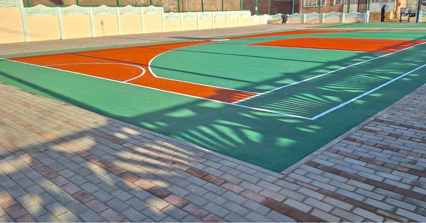 Ֆուտբոլի և բասկետբոլի ունիվերսալ դաշտի ռետինապատում Գավառում