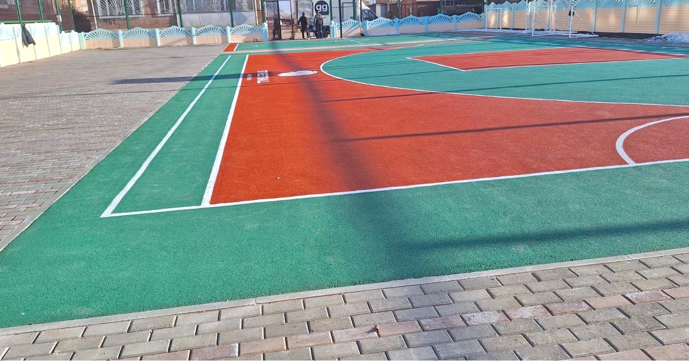 Ֆուտբոլի և բասկետբոլի ունիվերսալ դաշտի ռետինապատում Գավառում