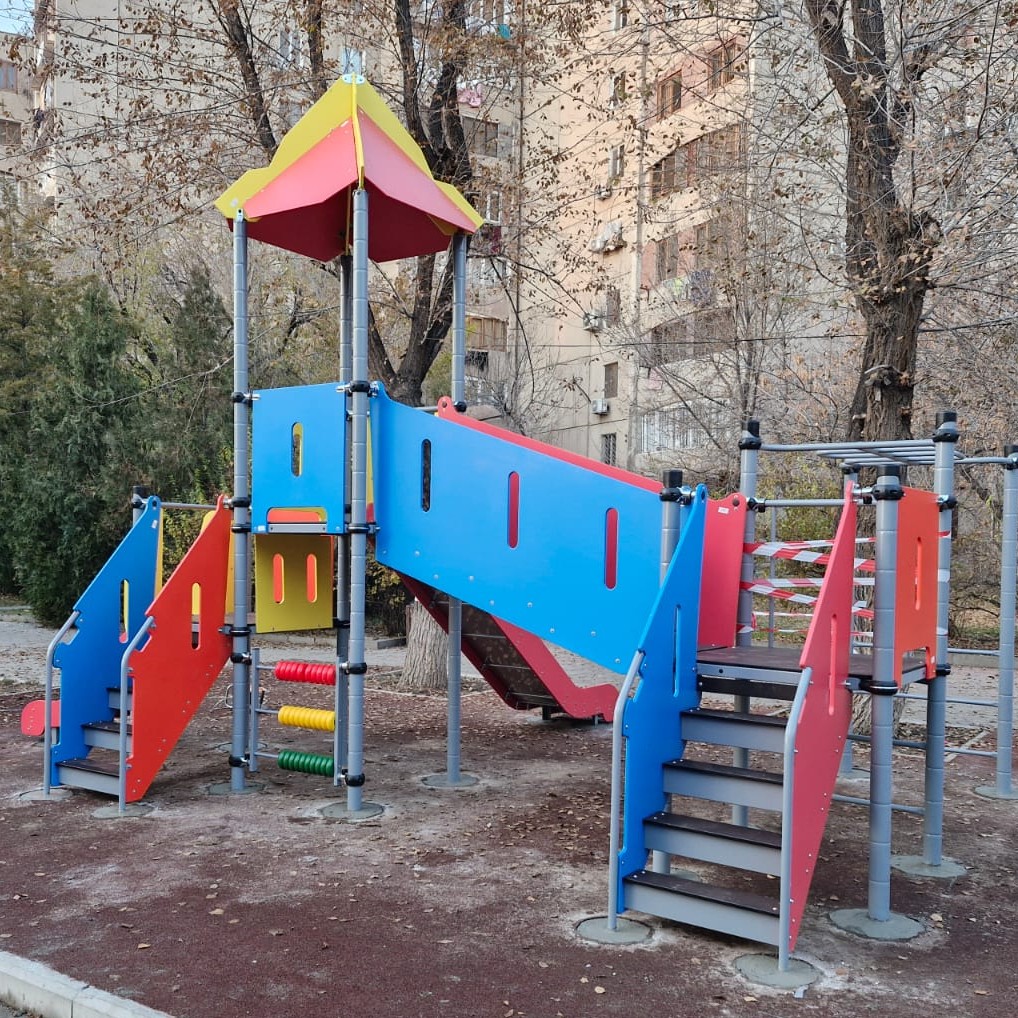 Շենգավիթի բակերի խաղահրապարակները