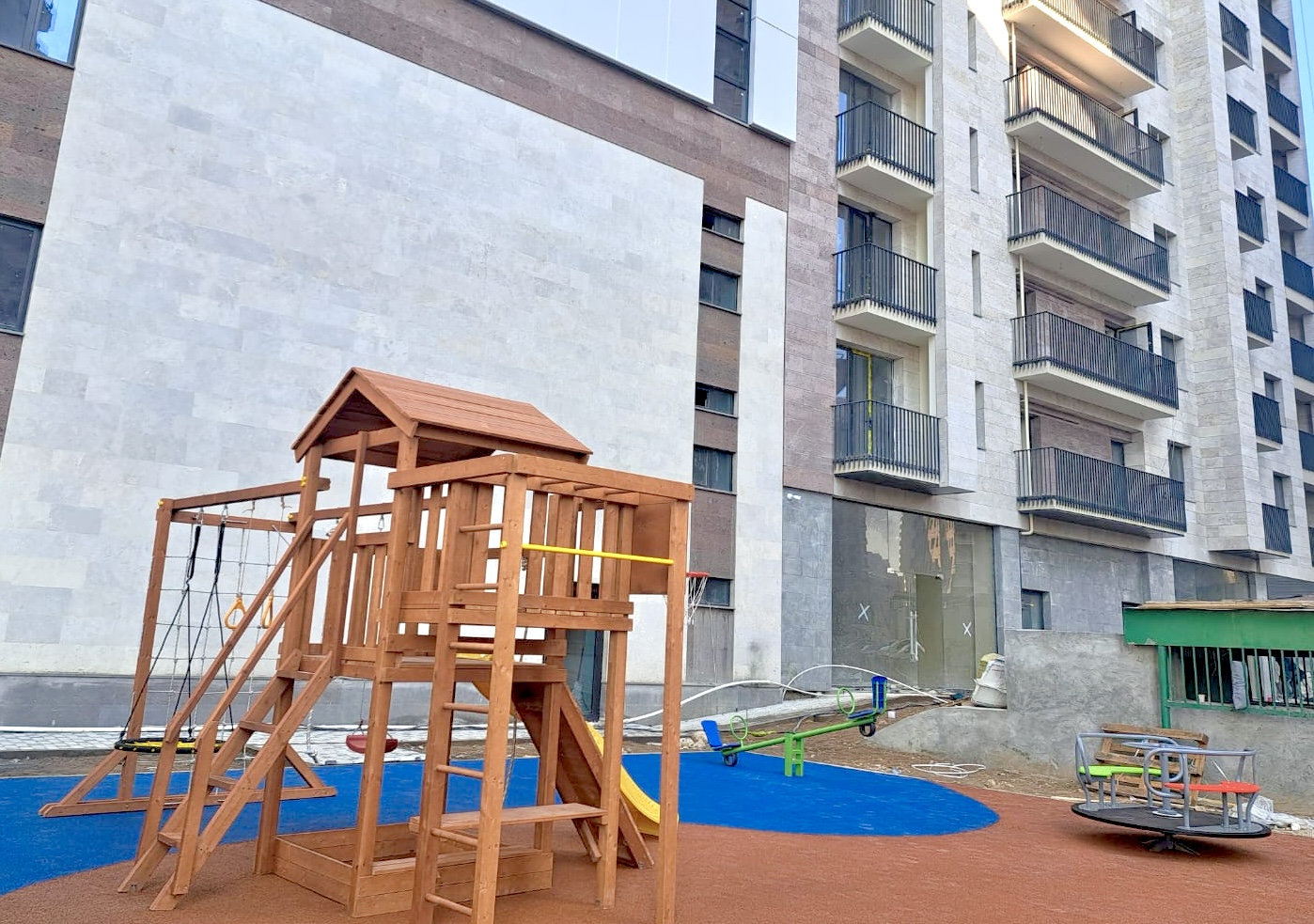 Ադոնց 19 բնակելի համալիրի խաղահրապարակը