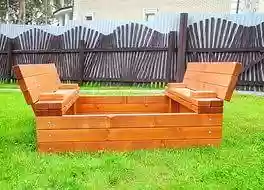 Ավազե ավազան երկու նստարանով