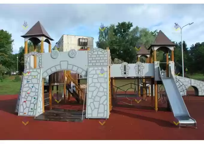 Մետաղական խաղահրապարակ  