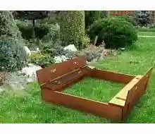 Ավազե ավազան երկու նստարանով