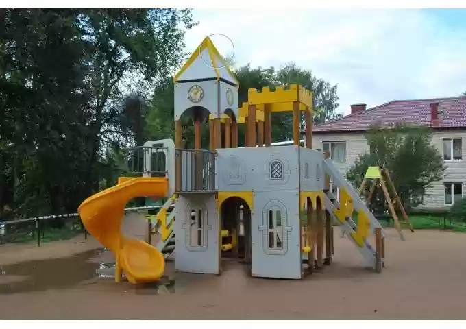 Մետաղական խաղահրապարակ  