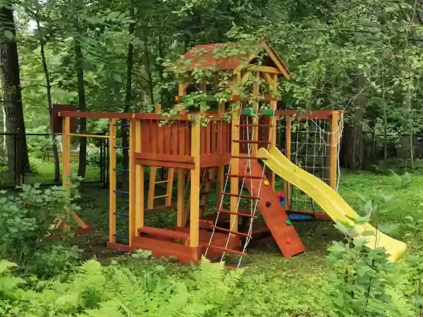 Փայտյա խաղահրապարակ 16 